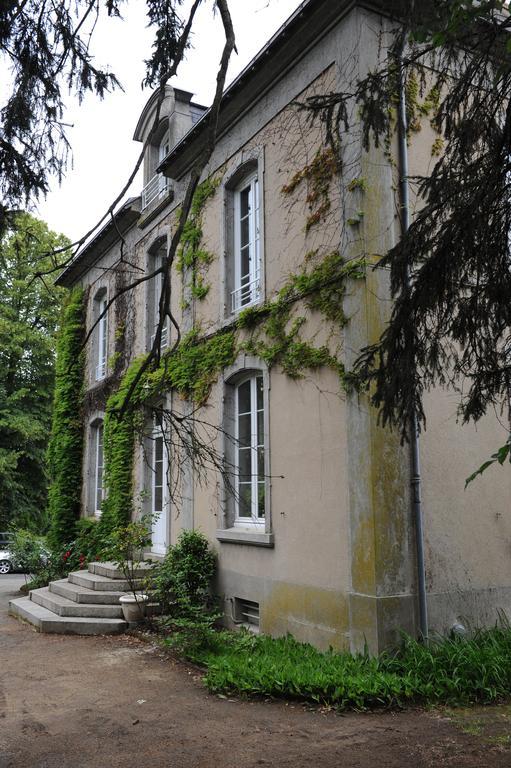 Bed and Breakfast Manoir Des Turets Yvre-l'Eveque Екстер'єр фото