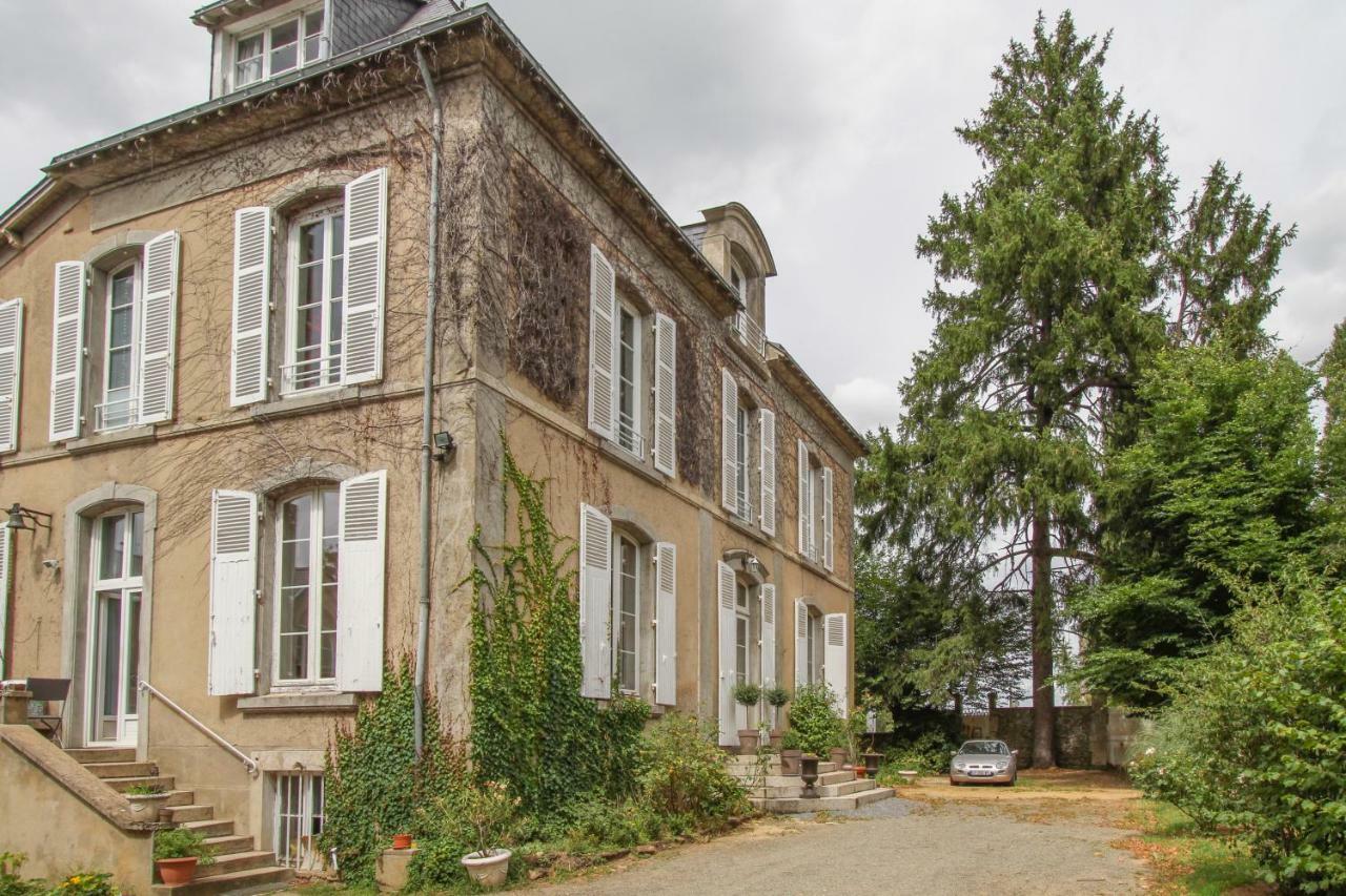 Bed and Breakfast Manoir Des Turets Yvre-l'Eveque Екстер'єр фото