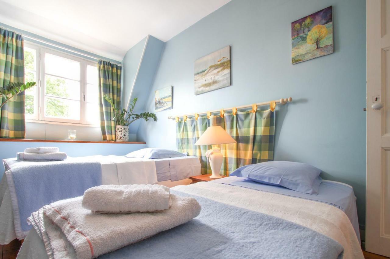 Bed and Breakfast Manoir Des Turets Yvre-l'Eveque Екстер'єр фото