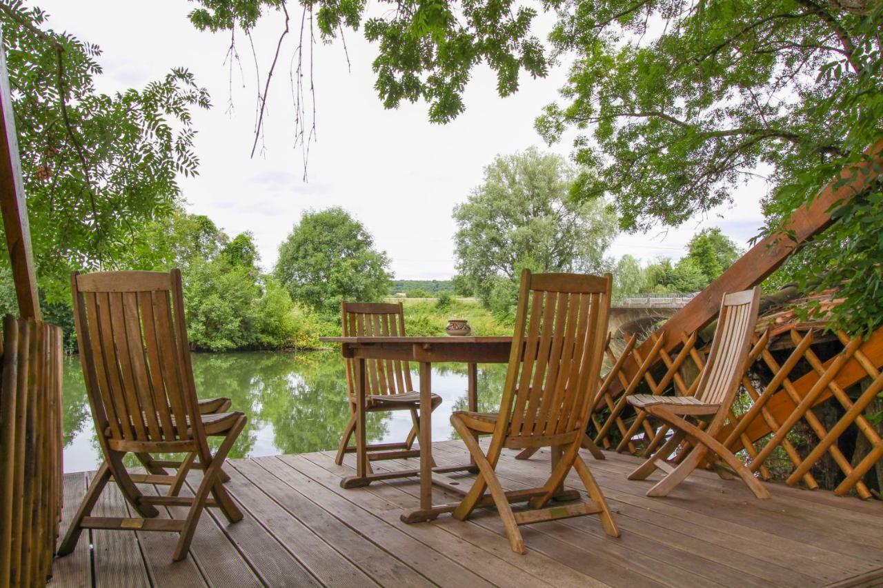 Bed and Breakfast Manoir Des Turets Yvre-l'Eveque Екстер'єр фото