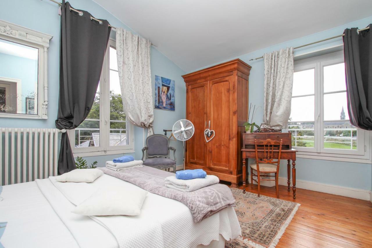 Bed and Breakfast Manoir Des Turets Yvre-l'Eveque Екстер'єр фото